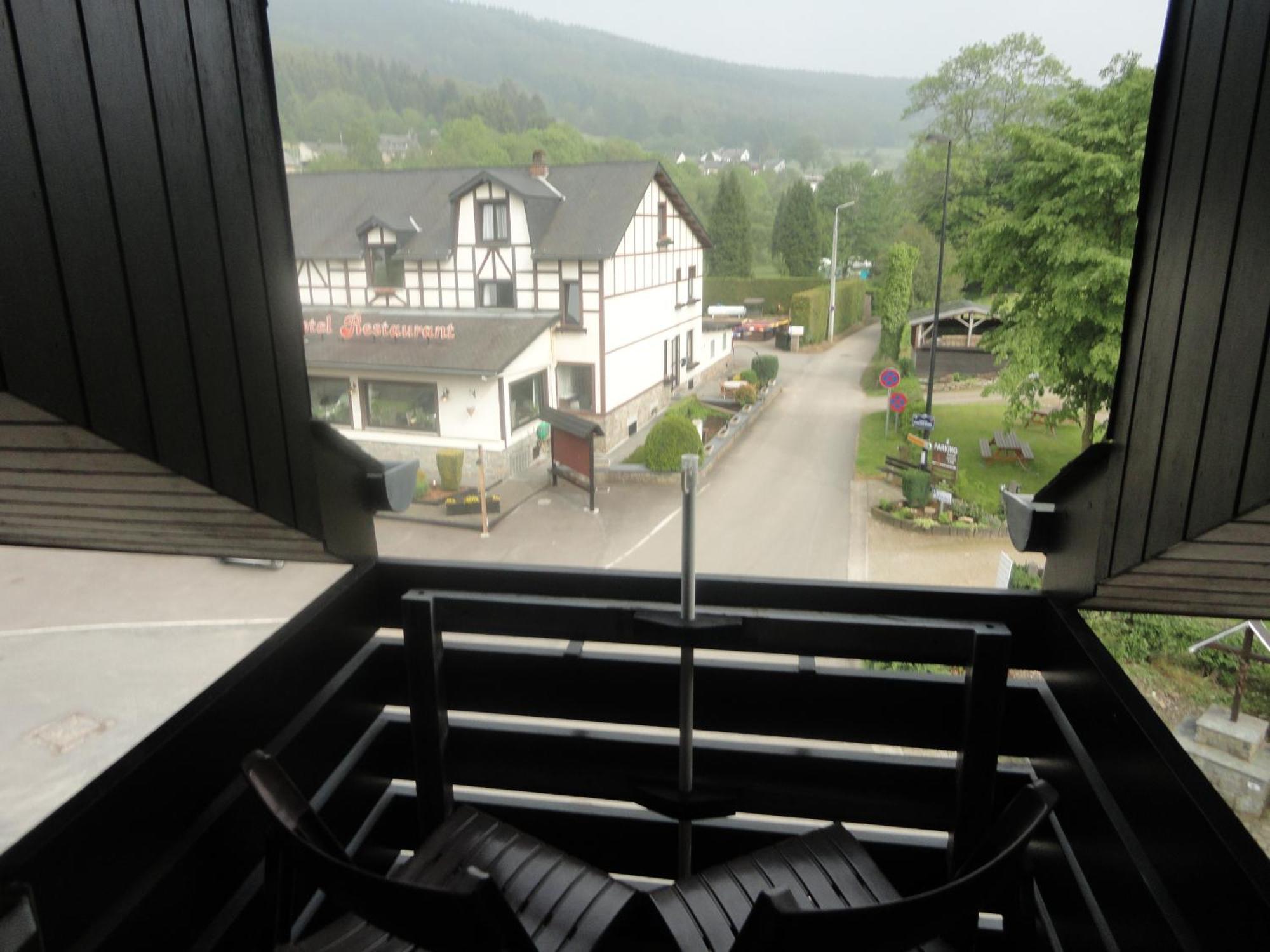 Hotel Val De La Cascade Stavelot Esterno foto
