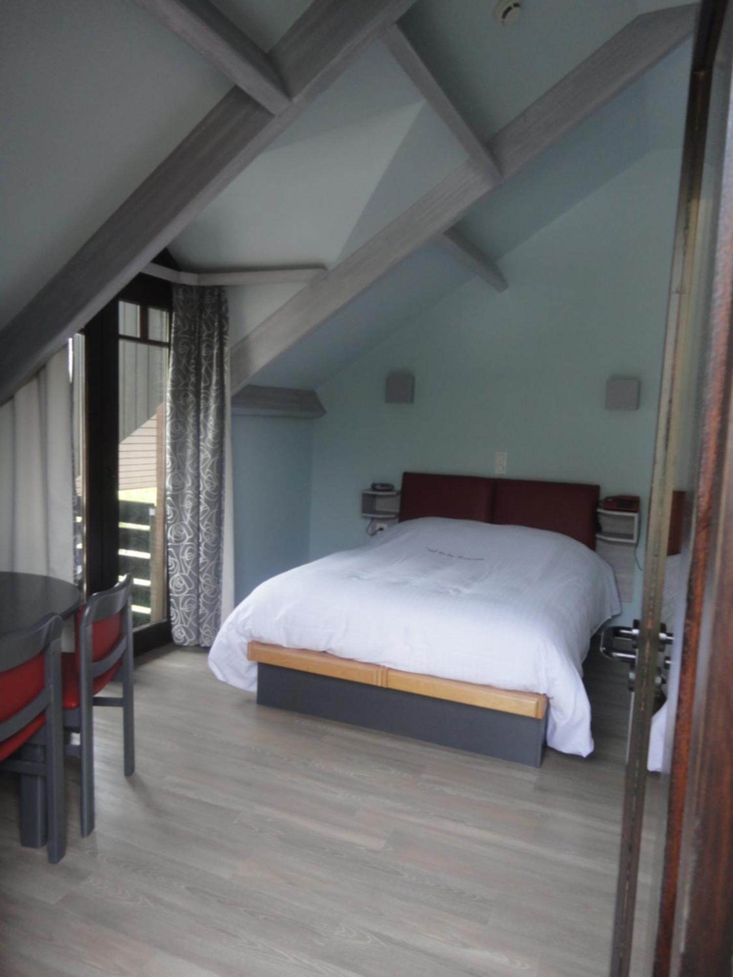 Hotel Val De La Cascade Stavelot Esterno foto