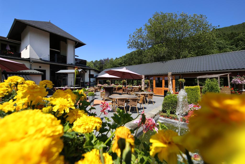 Hotel Val De La Cascade Stavelot Esterno foto